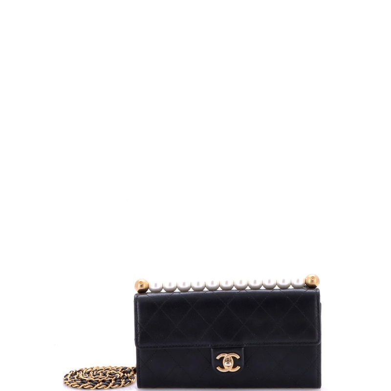 Chic Pearls Clutch with Chain Quilted Goatskin