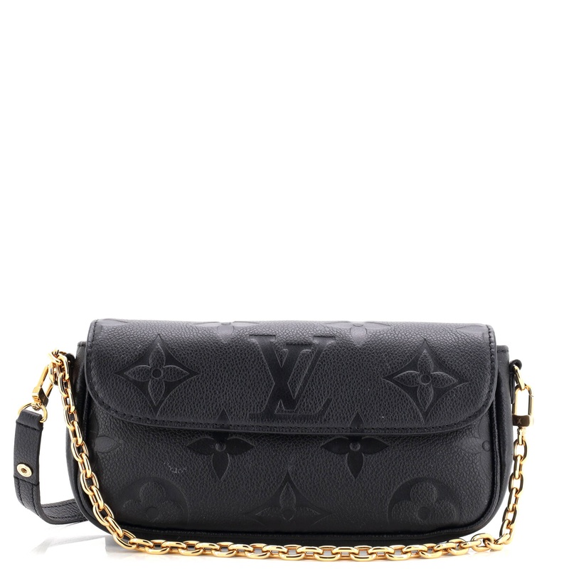 Ivy Wallet on Chain Monogram Empreinte Giant
