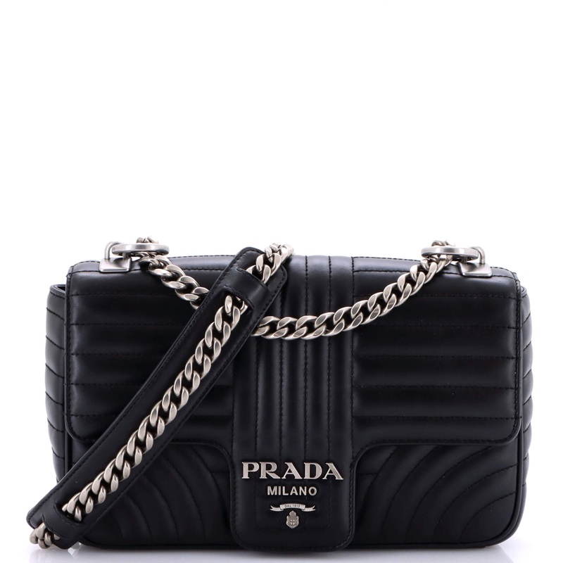 Chain Flap Shoulder Bag Diagramme Quilted Leather Medium