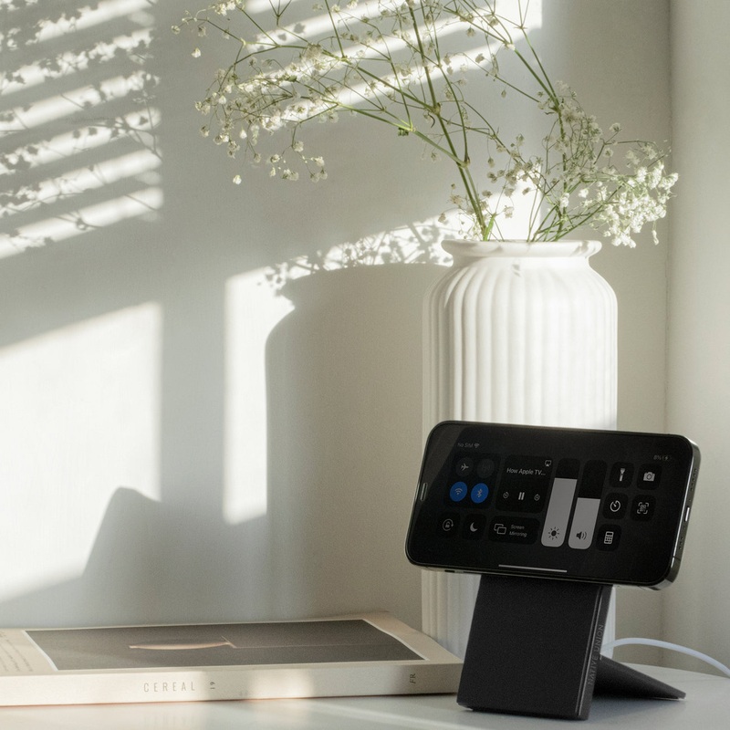 Rise Dock | MagSafe Compatible - Native Union