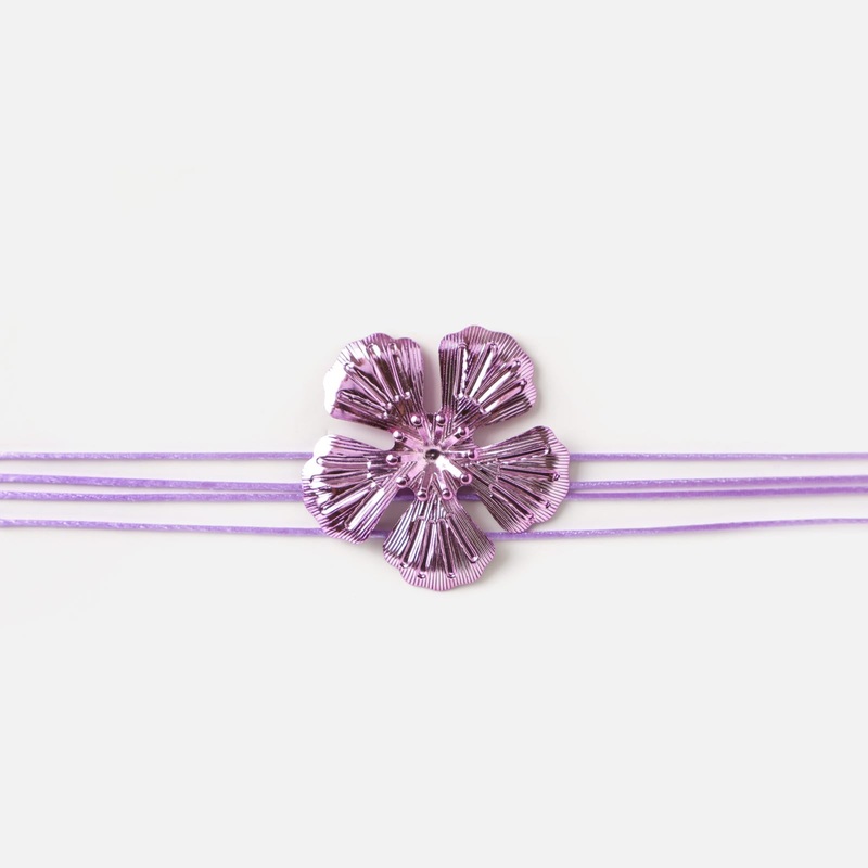 Flora collar tipo choker con flor