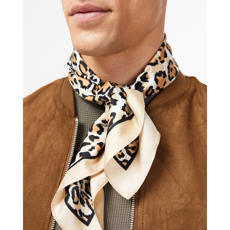 Leon pauelo estampado