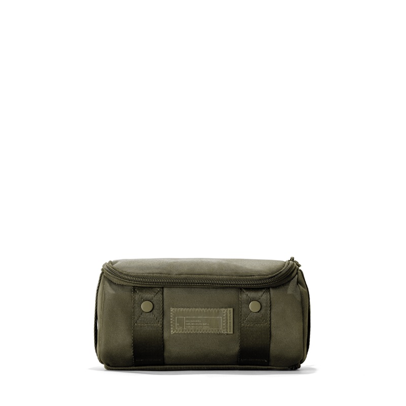 Seoul Dopp Kit in Dark Moss, Small