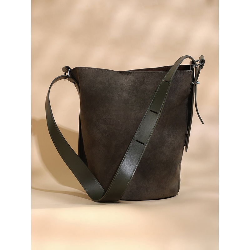 The Bucket Tote Bag With Pouch - Seaweed Green
