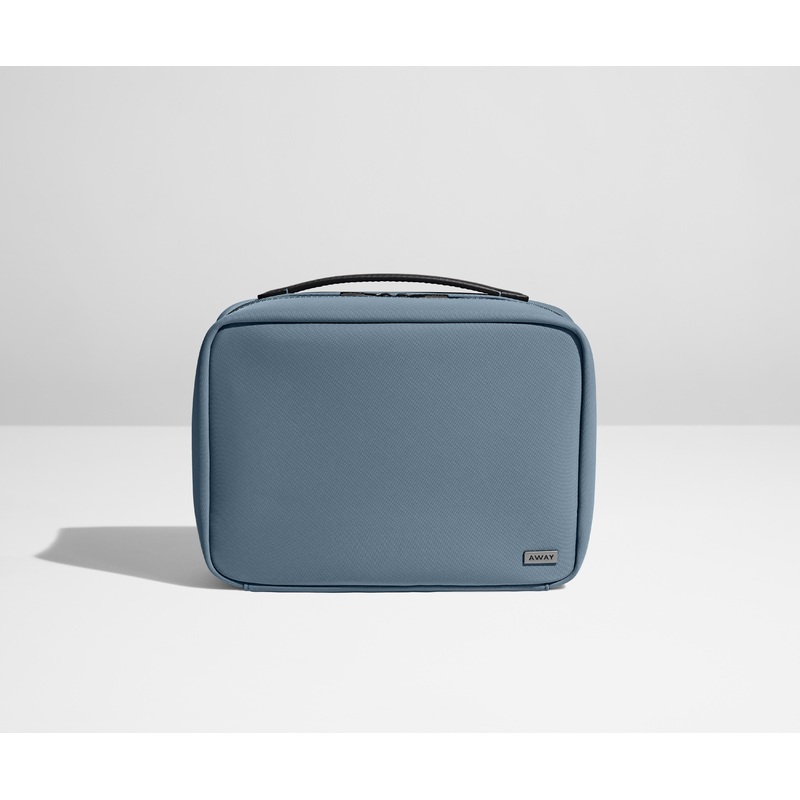 The Hanging Toiletry Bag in Coast Blue