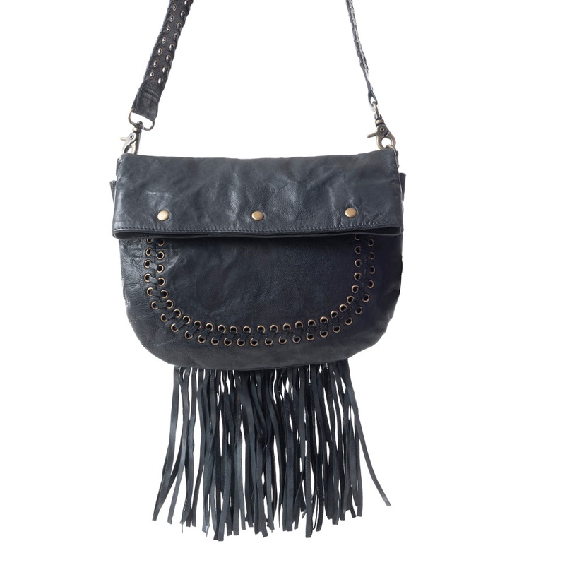 Mianda Shoulder Bag In Black